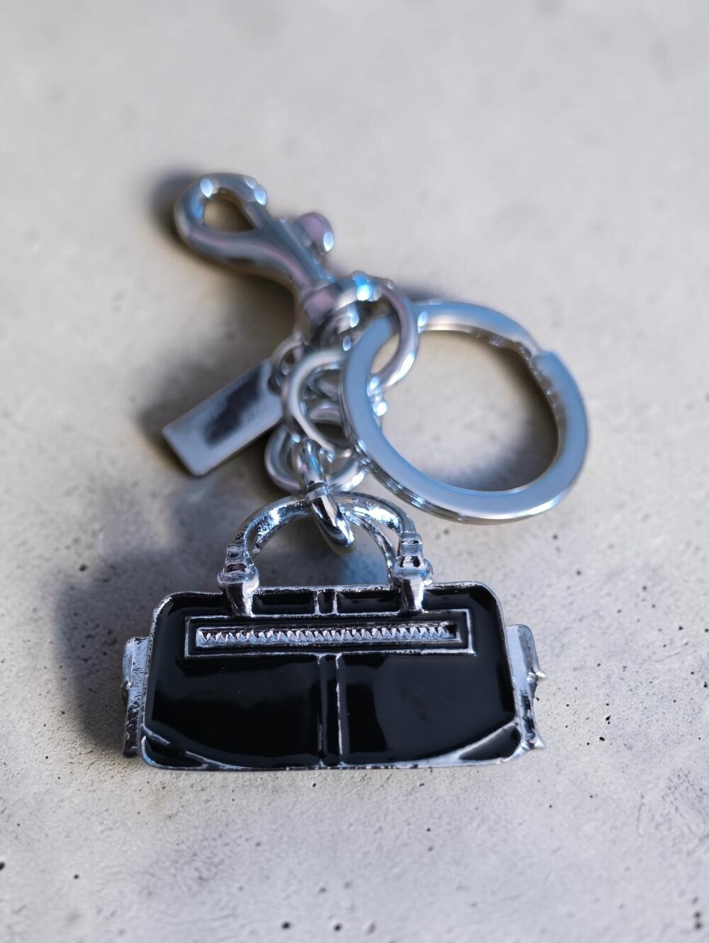 Sassified Boutique Nwt Black and Silver Bag Charm Keychain - Picture 2 of 2